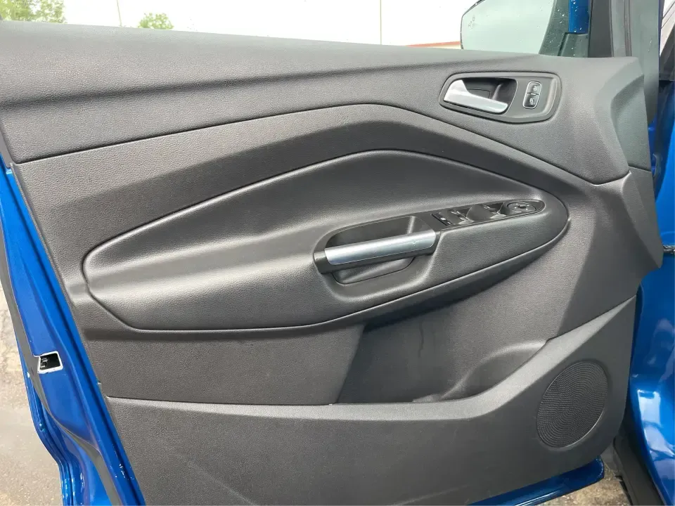 2017 Ford Escape SE (1FMCU0GD5HU) with an 1.5L L4 DOHC 16V engine, 6A transmission, located at 1184 Kauffman Ave, Fairborn, OH, 45324, (937) 908-9800, 39.807072, -84.030914 - **Adventure Awaits in This 2017 Ford Escape SE Perfect for Your Ohio Lifestyle!**<br /> <br /> Are you ready to embrace the open road? Whether you're commuting to work, taking the kids to soccer practice, or planning a weekend getaway to nearby attractions like the National Museum of the U.S. Air F - Photo#19