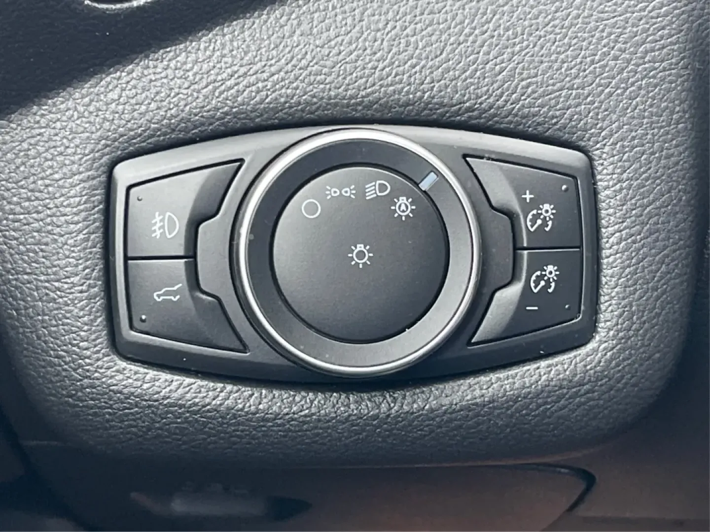 2017 Ford Escape SE (1FMCU0GD5HU) with an Other engine, located at 401 Woodman Dr, Riverside, OH, 45431, (937) 908-9800, 39.760899, -84.123421 - **Adventure Awaits in This 2017 Ford Escape SE Perfect for Your Ohio Lifestyle!**<br /> <br /> Are you ready to embrace the open road? Whether you're commuting to work, taking the kids to soccer practice, or planning a weekend getaway to nearby attractions like the National Museum of the U.S. Air F - Photo#16