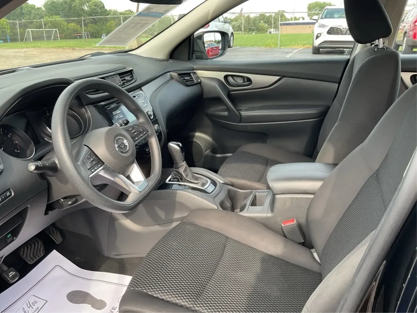 2017 Nissan Rogue S (JN1BJ1CR3HW) with an 2L I-4 gasoline direct injection engine, located at 880 E. National Road, Vandalia, OH, 45377, (937) 908-9800, 39.891918, -84.183594 - **Discover Adventure with the 2017 Nissan Rogue at Advantage Car and Credit!**<br /> <br /> Are you ready to elevate your lifestyle and embark on new adventures? Whether you're a busy parent juggling school drop-offs, a commuter navigating the daily grind, or an outdoor enthusiast seeking weekend es - Photo#9