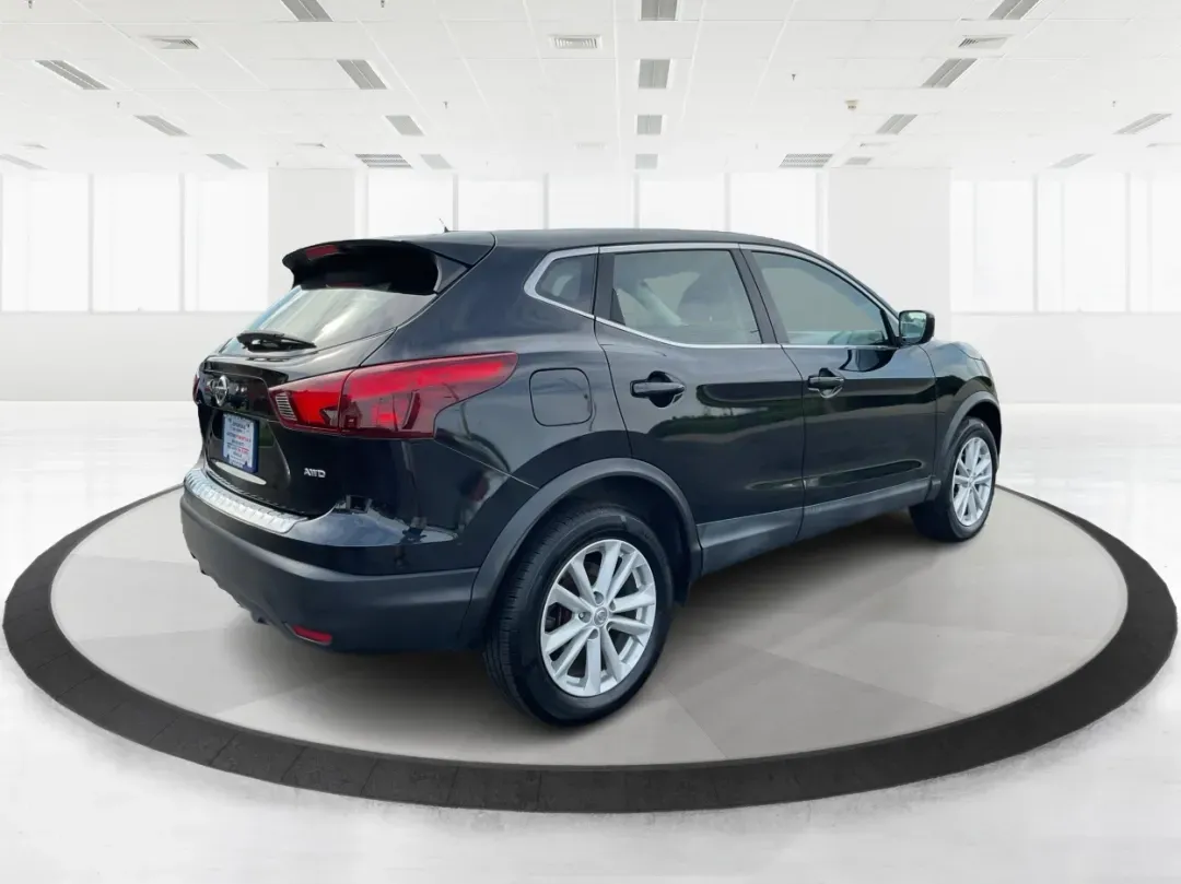 2017 Nissan Rogue S (JN1BJ1CR3HW) with an 2L I-4 gasoline direct injection engine, located at 1951 S Dayton Lakeview Rd., New Carlisle, OH, 45344, (937) 908-9800, 39.890999, -84.050255 - 2017 Nissan Rogue S - Photo#2