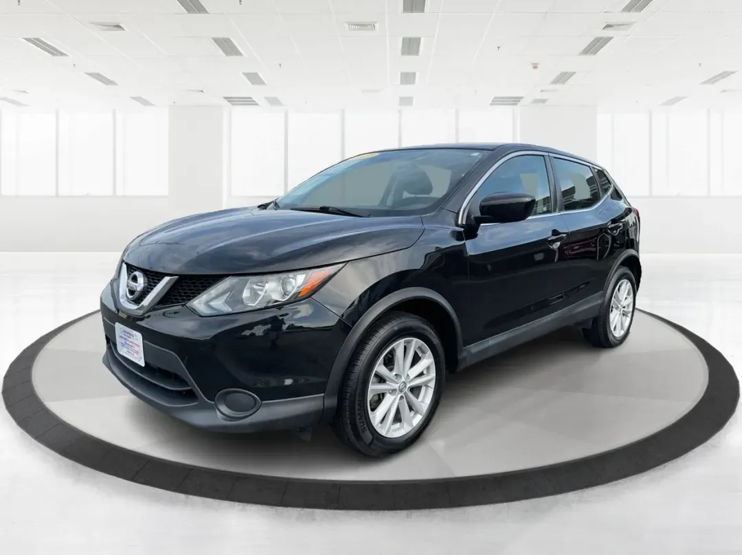 2017 Nissan Rogue S (JN1BJ1CR3HW) with an 2L I-4 gasoline direct injection engine, located at 1951 S Dayton Lakeview Rd., New Carlisle, OH, 45344, (937) 908-9800, 39.890999, -84.050255 - 2017 Nissan Rogue S - Photo#8