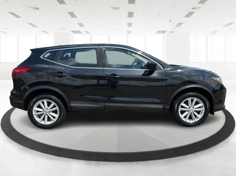 2017 Nissan Rogue S (JN1BJ1CR3HW) with an 2.0L L4 DOHC 16V engine, Continuously Variable Transmission transmission, located at 1184 Kauffman Ave, Fairborn, OH, 45324, (937) 908-9800, 39.807072, -84.030914 - Need one SUV that can handle the daily school run, the long commute to Wright-Patterson AFB, and spontaneous weekend getaways to Yellow Springs without feeling like a chore? This 2017 Nissan Rogue SL AWD is built for real-life driving in and around Fairborn, with the comfort, traction, and efficienc- Photo#1