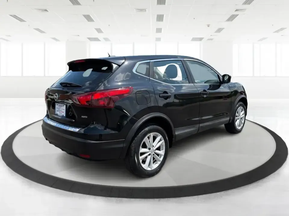 2017 Nissan Rogue S (JN1BJ1CR3HW) with an 2.0L L4 DOHC 16V engine, Continuously Variable Transmission transmission, located at 1184 Kauffman Ave, Fairborn, OH, 45324, (937) 908-9800, 39.807072, -84.030914 - Need one SUV that can handle the daily school run, the long commute to Wright-Patterson AFB, and spontaneous weekend getaways to Yellow Springs without feeling like a chore? This 2017 Nissan Rogue SL AWD is built for real-life driving in and around Fairborn, with the comfort, traction, and efficienc- Photo#2
