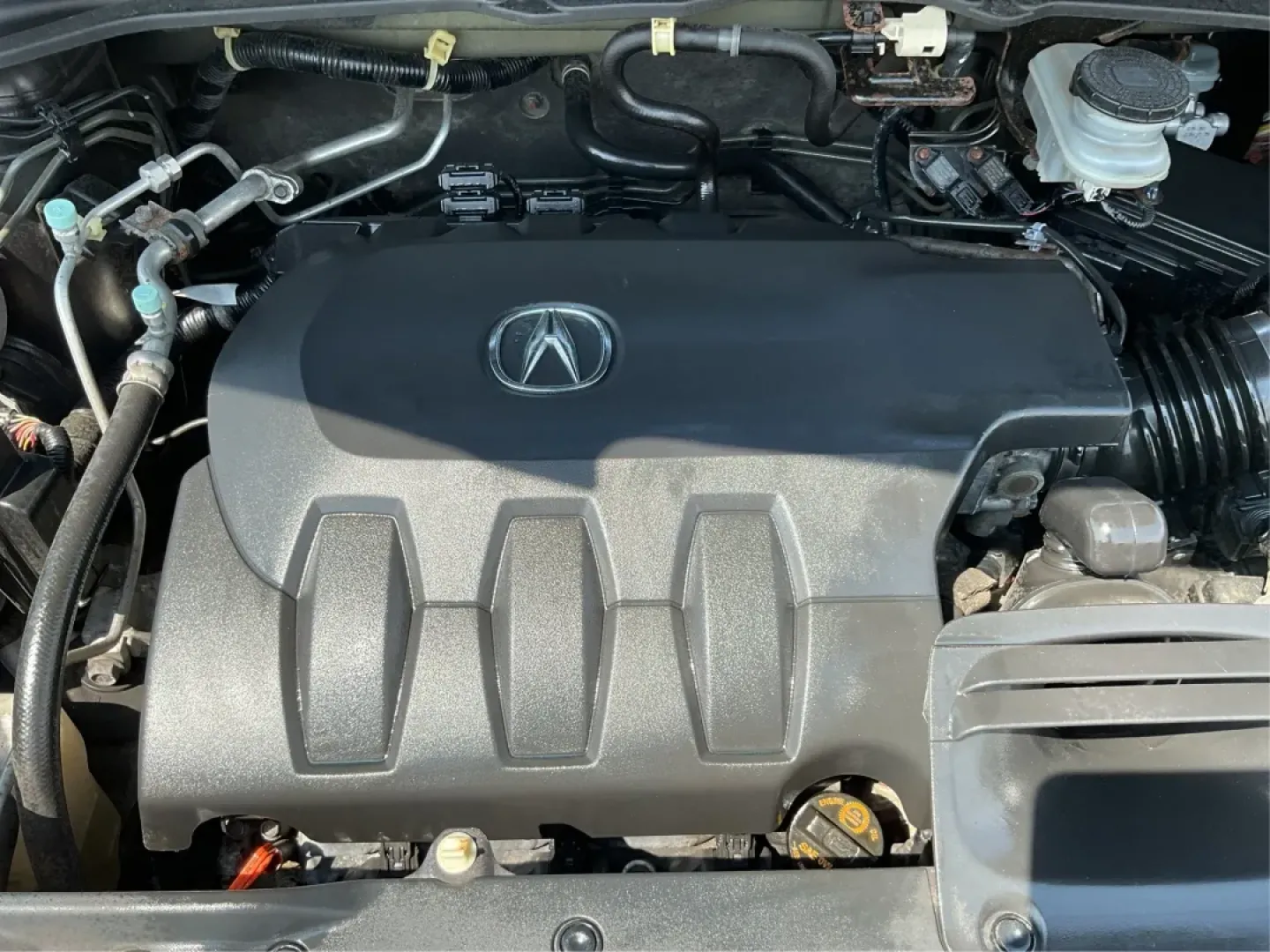 2014 Acura RDX Base (5J8TB4H33EL) with an Other engine, located at 1951 S Dayton Lakeview Rd., New Carlisle, OH, 45344, (937) 908-9800, 39.890999, -84.050255 - **Elevate Your Journey with the 2014 Acura RDX: Perfect for Every Adventure in Fairborn, OH**<br /> <br /> Are you on the hunt for a versatile vehicle that can seamlessly blend into your active lifestyle? Whether you're commuting to work, running errands around Fairborn, or planning a weekend getawa - Photo#11