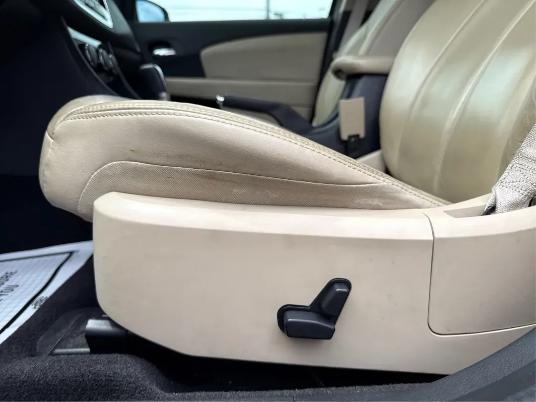 2011 Chrysler 200 Limited (1C3BC2FB0BN) with an Other engine, located at 1184 Kauffman Ave, Fairborn, OH, 45324, (937) 908-9800, 39.807072, -84.030914 - ### Elevate Your Daily Commute with the 2011 Chrysler 200 Limited<br /> <br /> Are you searching for a reliable sedan that combines style, comfort, and modern features? Look no further than the 2011 Chrysler 200 Limited, available now at Advantage Car and Credit in New Carlisle, OH. This vehicle is - Photo#18