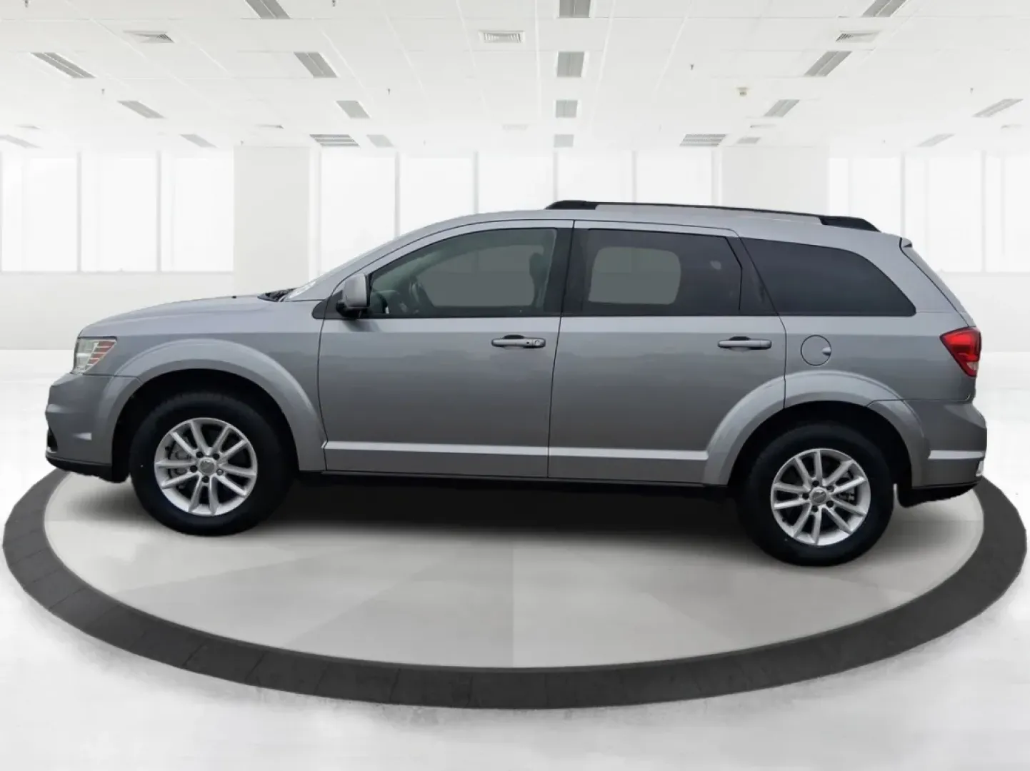 2015 Dodge Journey SXT (3C4PDCBB2FT) with an 2.4L L6 DOHC 16V engine, 4-Speed Automatic transmission, located at 4508 South Dixie Dr, Moraine, OH, 45439, (937) 908-9800, 39.689976, -84.218452 - **Adventure Awaits with the 2015 Dodge Journey SXT at Advantage Car and Credit!**<br /> <br /> If you're in search of a versatile SUV that caters to both daily commutes and weekend adventures with your family, the 2015 Dodge Journey SXT is the perfect match for you. This spacious and stylish vehicle - Photo#5