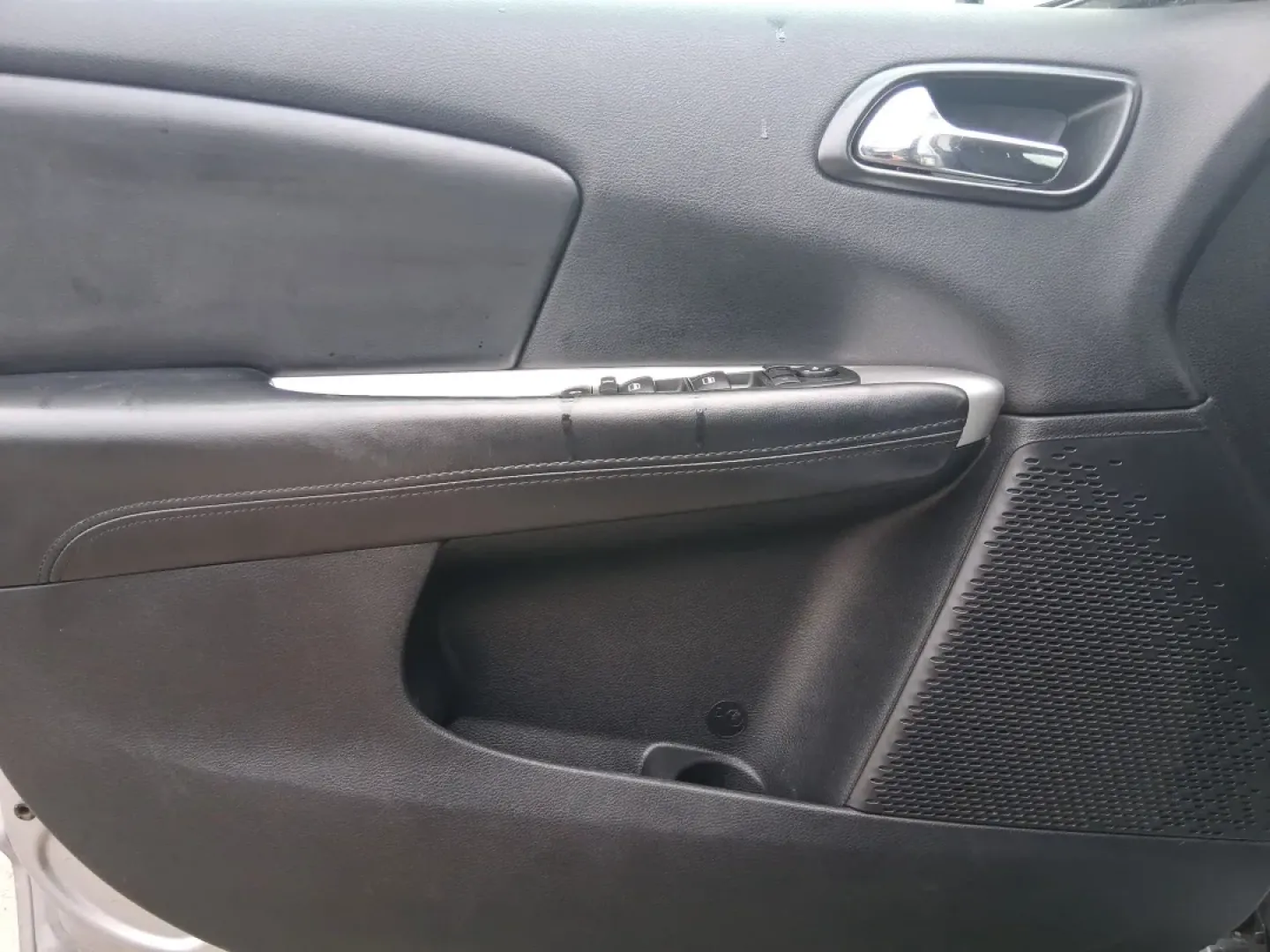 2015 Dodge Journey SXT (3C4PDCBB2FT) with an 2.4L L6 DOHC 16V engine, 4-Speed Automatic transmission, located at 4508 South Dixie Dr, Moraine, OH, 45439, (937) 908-9800, 39.689976, -84.218452 - **Adventure Awaits with the 2015 Dodge Journey SXT at Advantage Car and Credit!**<br /> <br /> If you're in search of a versatile SUV that caters to both daily commutes and weekend adventures with your family, the 2015 Dodge Journey SXT is the perfect match for you. This spacious and stylish vehicle - Photo#18