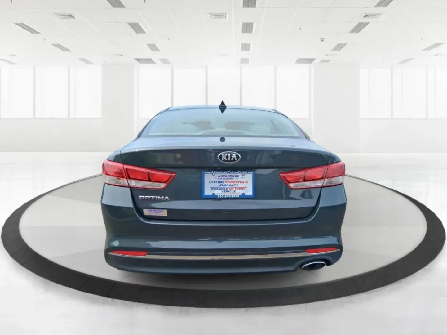 2016 Kia Optima LX (5XXGT4L36GG) with an Theta II 2.4L I-4 gasoline direct injection engine, located at 1184 Kauffman Ave, Fairborn, OH, 45324, (937) 908-9800, 39.807072, -84.030914 - Discover an exceptional driving experience with the 2016 Kia Optima LX, available now at Advantage Car and Credit in New Carlisle, OH. This sedan is not just a mode of transportation; it's an enhancement to your lifestyle, whether you're commuting to work, running errands, or embarking on weekend ad - Photo#3