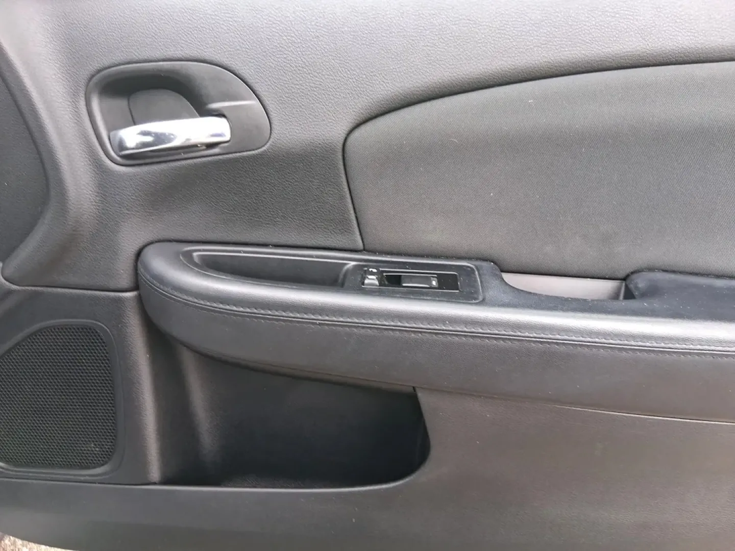 2012 Chrysler 200 Touring (1C3CCBBB9CN) with an Other engine, located at 1951 S Dayton Lakeview Rd., New Carlisle, OH, 45344, (937) 908-9800, 39.890999, -84.050255 - Experience the perfect blend of style, comfort, and versatility with this stunning 2012 Chrysler 200 Touring sedan, now available at Advantage Car and Credit in New Carlisle, OH. Whether you're a growing family seeking reliable transportation, a commuter looking for an efficient ride, or simply some - Photo#17