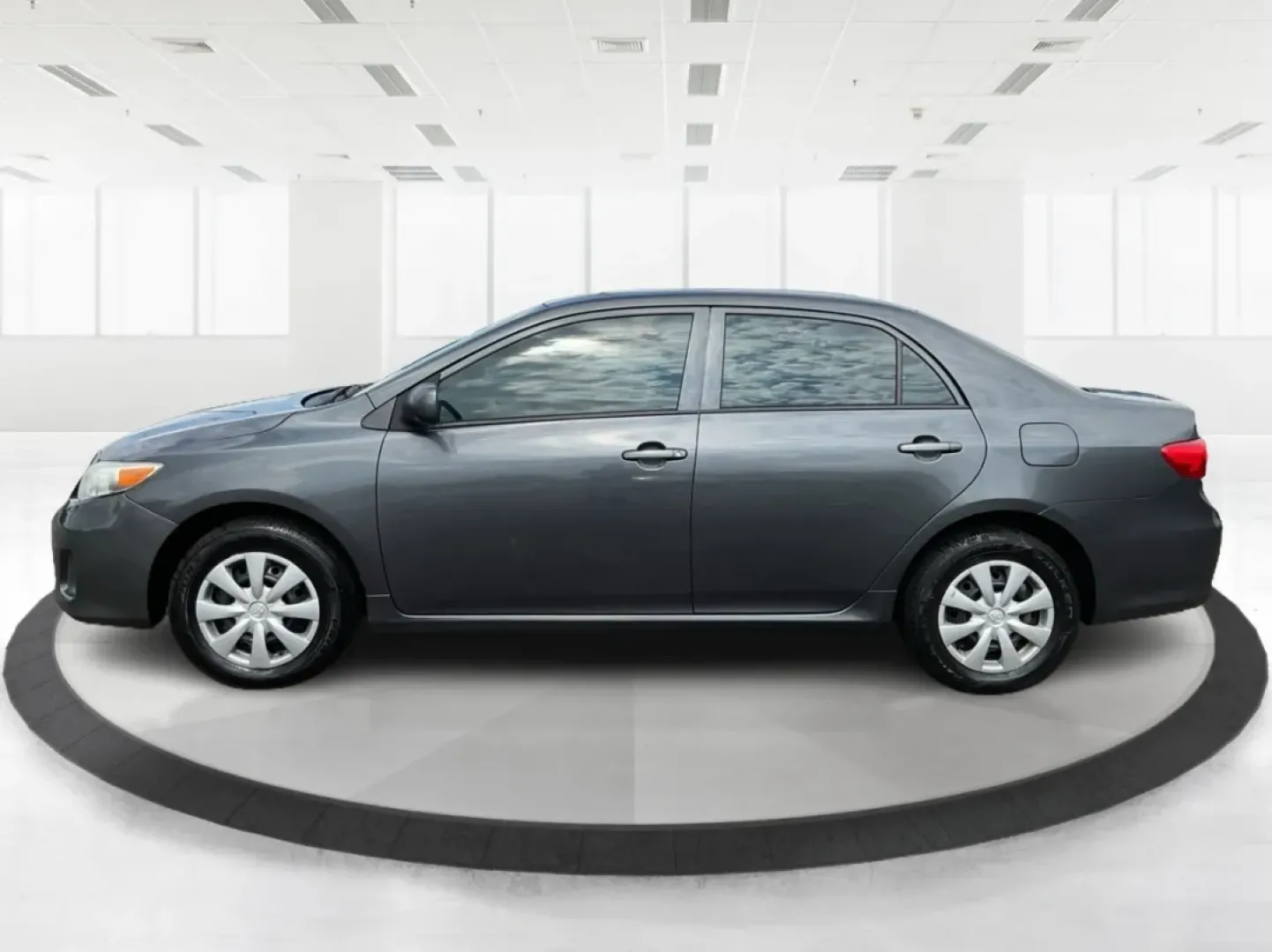 2012 Toyota Corolla LE (2T1BU4EEXCC) with an 1.8L I-4 DOHC engine, located at 1230 East Main St, Xenia, OH, 45385, (937) 908-9800, 39.688026, -83.910172 - **Discover Your New Adventure with the 2012 Toyota Corolla LE at Advantage Car and Credit!**<br /> <br /> Are you in the market for a reliable sedan that perfectly balances your daily commute with weekend adventures? Look no further than the 2012 Toyota Corolla LE, available now at Advantage Car and - Photo#5