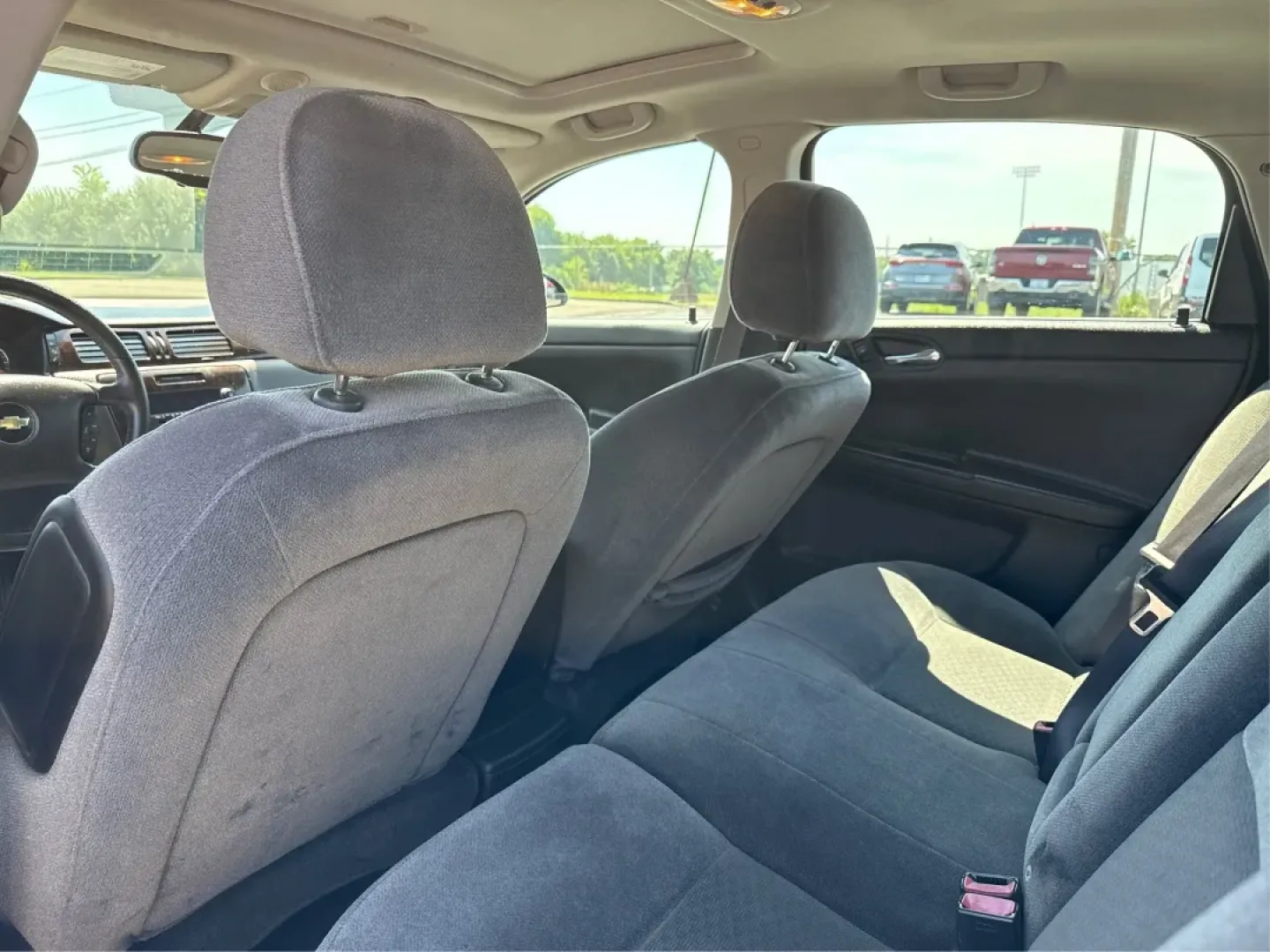 2014 Chevrolet Impala Limited LT (2G1WB5E3XE1) with an 3.6L V-6 gasoline direct injection engine, 6-Speed Automatic transmission, located at 1230 East Main St, Xenia, OH, 45385, (937) 908-9800, 39.688026, -83.910172 - Are you ready for your next adventure, whether it's a family road trip, a daily commute, or simply running errands around Fairborn? The 2014 Chevrolet Impala Limited LT is the perfect sedan to elevate your driving experience. With its stylish black exterior and reliable performance, this vehicle is - Photo#10