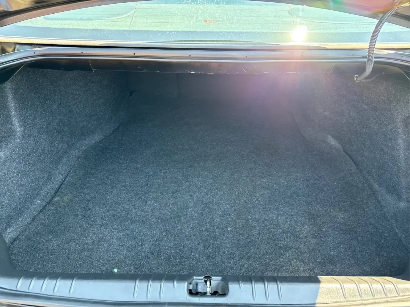 2014 Chevrolet Impala Limited LT (2G1WB5E3XE1) with an 3.6L V-6 gasoline direct injection engine, 6-Speed Automatic transmission, located at 1230 East Main St, Xenia, OH, 45385, (937) 908-9800, 39.688026, -83.910172 - Are you ready for your next adventure, whether it's a family road trip, a daily commute, or simply running errands around Fairborn? The 2014 Chevrolet Impala Limited LT is the perfect sedan to elevate your driving experience. With its stylish black exterior and reliable performance, this vehicle is - Photo#12