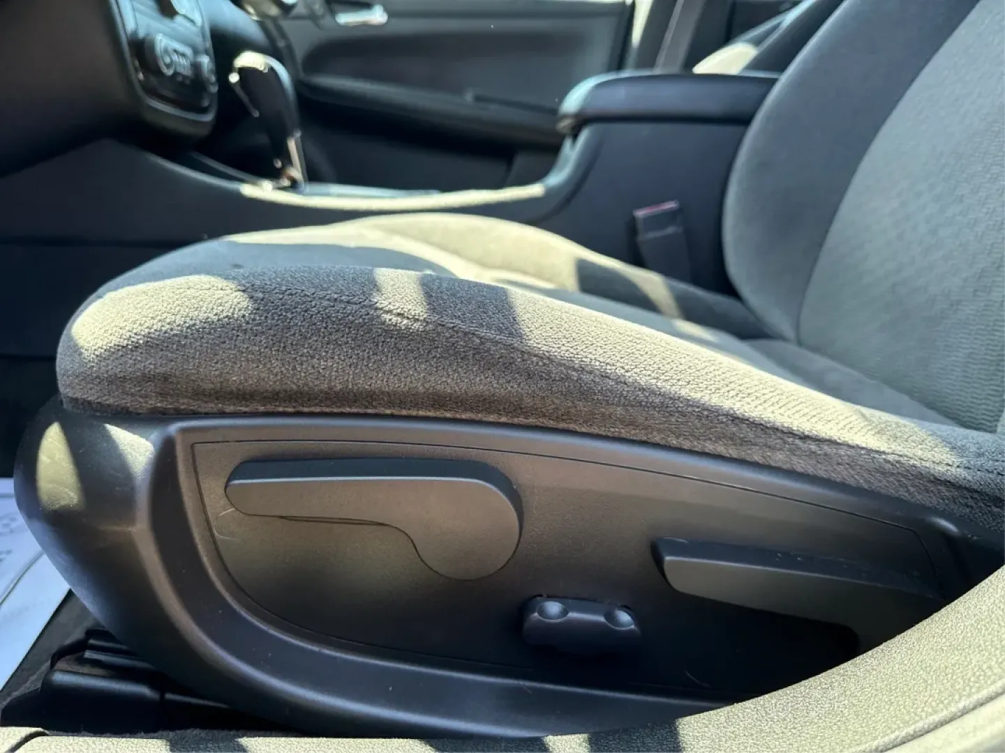 2014 Chevrolet Impala Limited LT (2G1WB5E3XE1) with an 3.6L V-6 gasoline direct injection engine, 6-Speed Automatic transmission, located at 1230 East Main St, Xenia, OH, 45385, (937) 908-9800, 39.688026, -83.910172 - Are you ready for your next adventure, whether it's a family road trip, a daily commute, or simply running errands around Fairborn? The 2014 Chevrolet Impala Limited LT is the perfect sedan to elevate your driving experience. With its stylish black exterior and reliable performance, this vehicle is - Photo#18