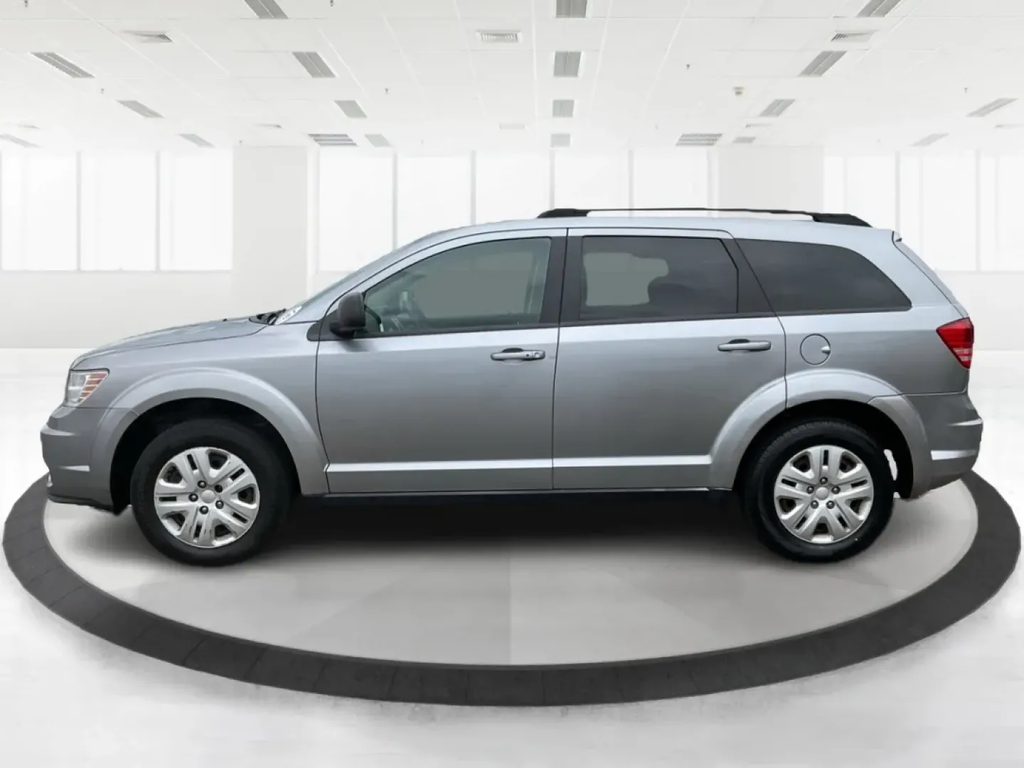 2017 Dodge Journey SE (3C4PDCAB2HT) with an Tigershark MultiAir 2.4L I-4 DOHC engine, 4A transmission, located at 1184 Kauffman Ave, Fairborn, OH, 45324, (937) 908-9800, 39.807072, -84.030914 - **Unleash Your Family Adventures with the 2017 Dodge Journey at Advantage Car and Credit!**<br /> <br /> Are you searching for the perfect SUV to suit your growing family's needs or to make those weekend adventures more exciting? Look no further than this reliable and spacious **2017 Dodge Journey** - Photo#5