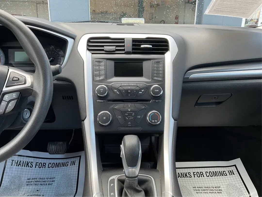 2014 Ford Fusion S (3FA6P0G75ER) with an Duratec 2.5L I-4 DOHC engine, located at 4508 South Dixie Dr, Moraine, OH, 45439, (937) 908-9800, 39.689976, -84.218452 - **Discover Your Next Adventure with the 2014 Ford Fusion at Advantage Car and Credit!**<br /> <br /> Are you ready to elevate your daily commute or embark on weekend road trips? The 2014 Ford Fusion at Advantage Car and Credit is your perfect companion for both. Its stylish design and dependable per - Photo#12