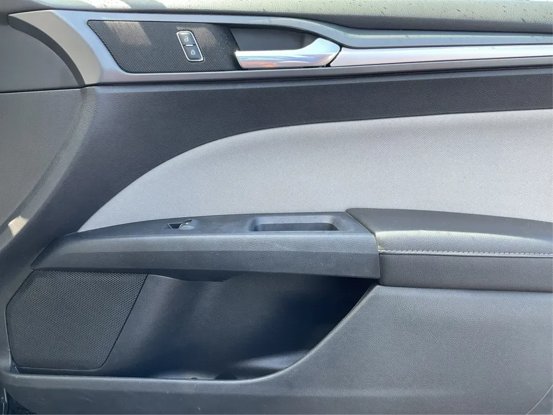 2014 Ford Fusion S (3FA6P0G75ER) with an Duratec 2.5L I-4 DOHC engine, located at 4508 South Dixie Dr, Moraine, OH, 45439, (937) 908-9800, 39.689976, -84.218452 - **Discover Your Next Adventure with the 2014 Ford Fusion at Advantage Car and Credit!**<br /> <br /> Are you ready to elevate your daily commute or embark on weekend road trips? The 2014 Ford Fusion at Advantage Car and Credit is your perfect companion for both. Its stylish design and dependable per - Photo#18