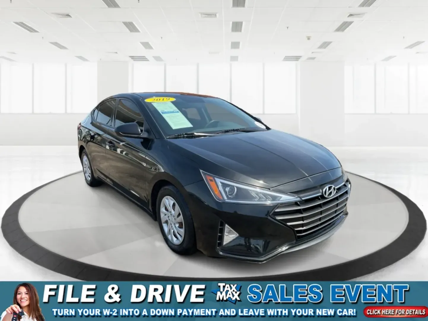2019 Hyundai Elantra SE (5NPD74LF7KH) with an Nu 2L I-4 DOHC engine, 6A transmission, located at 401 Woodman Dr, Riverside, OH, 45431, (937) 908-9800, 39.760899, -84.123421 - **Unlock Your Adventure with the 2019 Hyundai Elantra SE at Advantage Car and Credit!**<br /> <br /> Are you ready to elevate your daily commute or embark on weekend road trips in style? This 2019 Hyundai Elantra SE is the perfect blend of practicality and sophistication, making it an outstanding ch - Photo#0