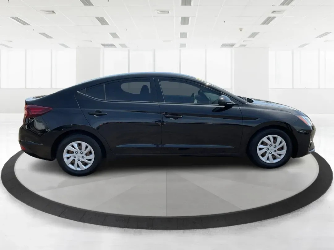 2019 Hyundai Elantra SE (5NPD74LF7KH) with an Nu 2L I-4 DOHC engine, located at 401 Woodman Dr, Riverside, OH, 45431, (937) 908-9800, 39.760899, -84.123421 - 2019 Hyundai Elantra SE - Photo#1