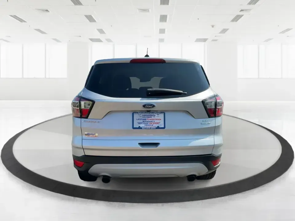 2017 Ford Escape SE (1FMCU9GD4HU) with an 1.5L L4 DOHC 16V engine, 6A transmission, located at 1184 Kauffman Ave, Fairborn, OH, 45324, (937) 908-9800, 39.807072, -84.030914 - **Adventure Awaits in This 2017 Ford Escape SE Perfect for Your Next Journey!**<br /> <br /> If you're looking for a versatile vehicle that meets the needs of an active lifestyle, the 2017 Ford Escape SE is the perfect choice for adventurous families or budget-conscious commuters. With ample room f - Photo#3