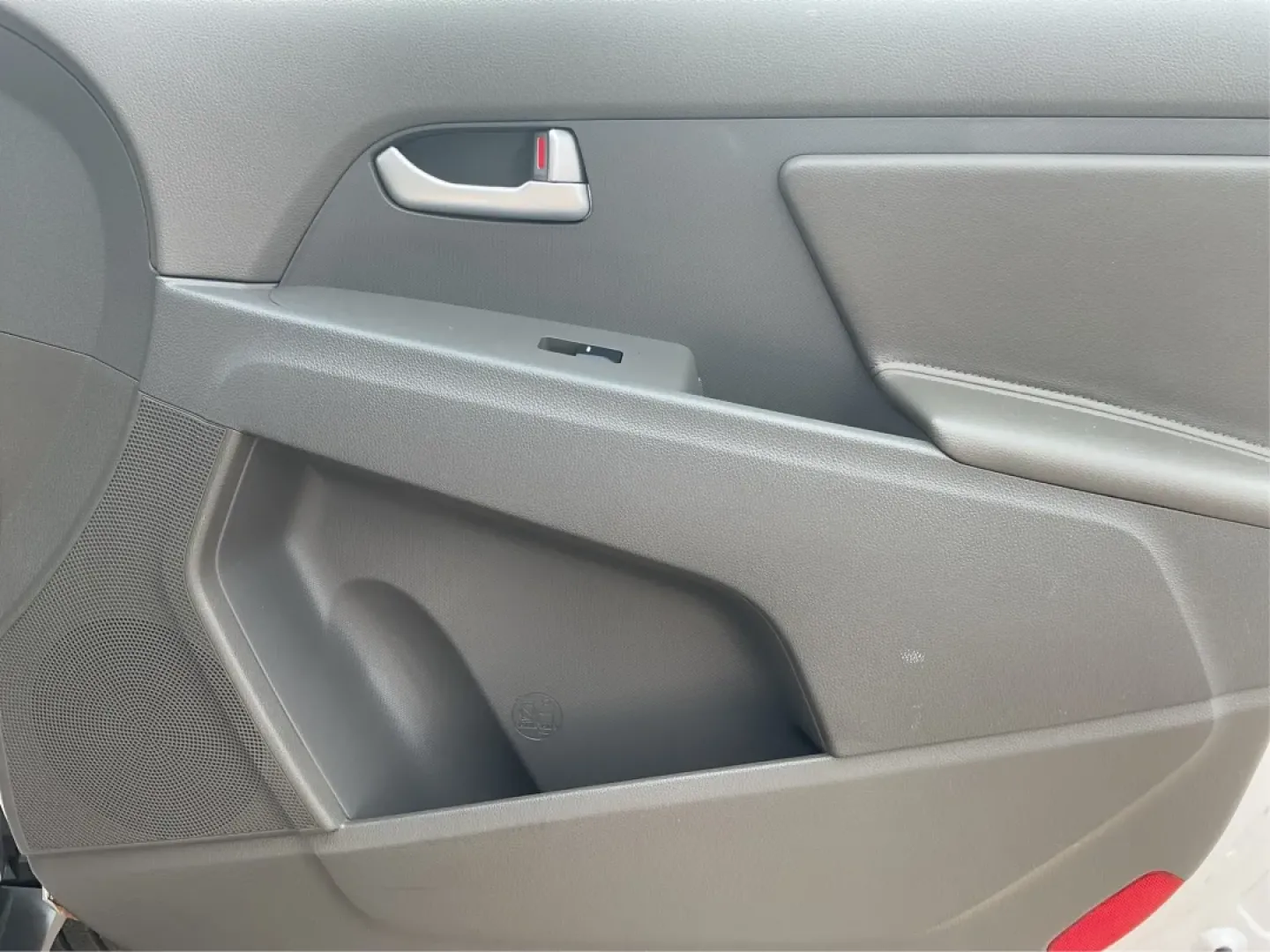 2016 Kia Sportage LX (KNDPBCACXG7) with an Theta II 2.4L I-4 gasoline direct injection engine, located at 1230 East Main St, Xenia, OH, 45385, (937) 908-9800, 39.688026, -83.910172 - Embrace the journey of life with the 2016 Kia Sportage LX, a vehicle designed for those who thrive on adventure and seek comfort in their daily commute. Whether you're navigating the bustling streets of Fairborn, OH, or embarking on a weekend family getaway, this versatile crossover is your perfect - Photo#18