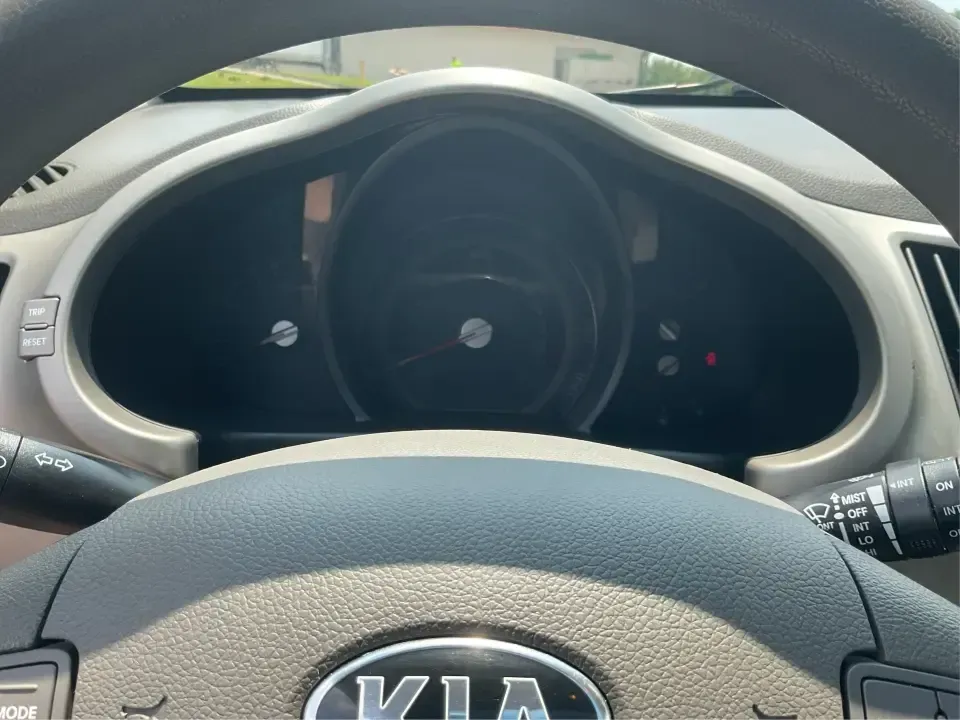 2016 Kia Sportage LX (KNDPBCACXG7) with an Theta II 2.4L I-4 gasoline direct injection engine, 6-Speed Automatic transmission, located at 8750 N County Rd 25A, Piqua, OH, 45356, (937) 908-9800, 40.164391, -84.232513 - Embrace the journey of life with the 2016 Kia Sportage LX, a vehicle designed for those who thrive on adventure and seek comfort in their daily commute. Whether you're navigating the bustling streets of Fairborn, OH, or embarking on a weekend family getaway, this versatile crossover is your perfect - Photo#15