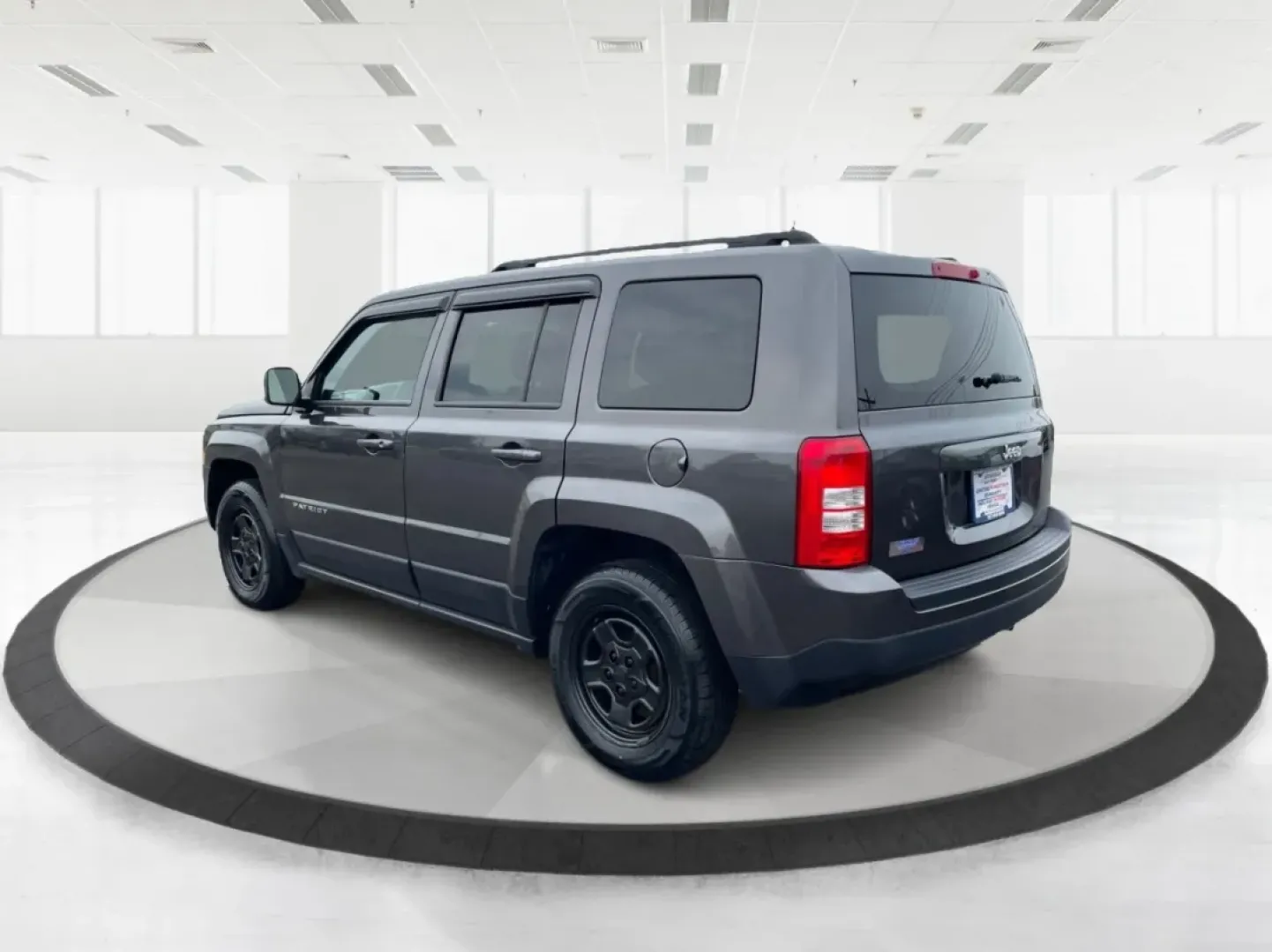 2016 Jeep Patriot Sport (1C4NJPBAXGD) with an Other engine, located at 1230 East Main St, Xenia, OH, 45385, (937) 908-9800, 39.688026, -83.910172 - **Explore New Adventures with the 2016 Jeep Patriot Sport SUV at Advantage Car and Credit in Fairborn, OH!**<br /> <br /> Are you ready to elevate your lifestyle with a vehicle that complements your adventurous spirit? Whether you're navigating the bustling streets of Fairborn or hitting the trails - Photo#4