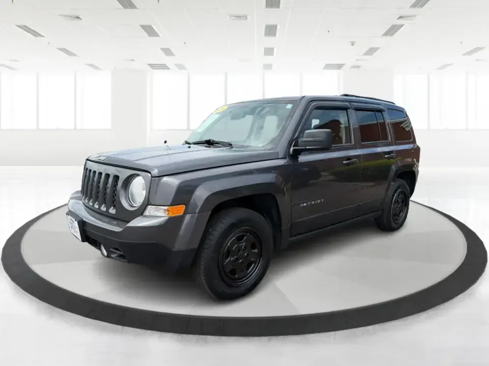 2016 Jeep Patriot Sport (1C4NJPBAXGD) with an 2.0L L4 DOHC 16V engine, Automatic transmission, located at 1230 East Main St, Xenia, OH, 45385, (937) 908-9800, 39.688026, -83.910172 - **Explore New Adventures with the 2016 Jeep Patriot Sport SUV at Advantage Car and Credit in Fairborn, OH!**<br /> <br /> Are you ready to elevate your lifestyle with a vehicle that complements your adventurous spirit? Whether you're navigating the bustling streets of Fairborn or hitting the trails - Photo#8