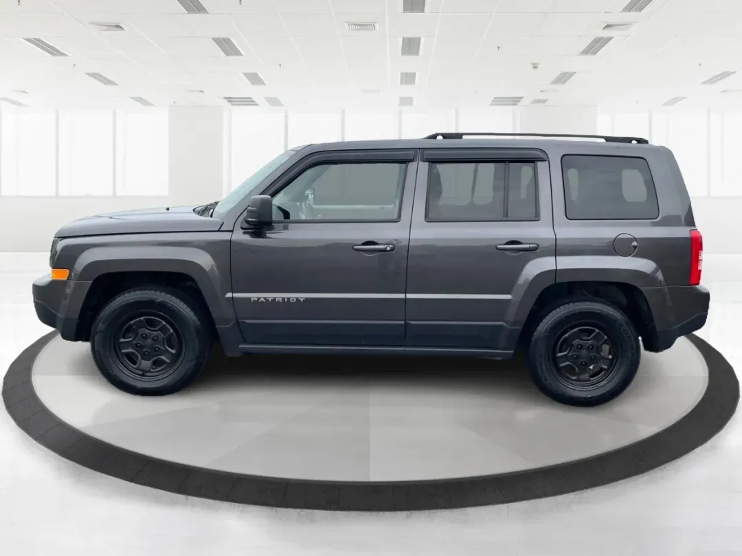 2016 Jeep Patriot Sport (1C4NJPBAXGD) with an Other engine, located at 880 E. National Road, Vandalia, OH, 45377, (937) 908-9800, 39.891918, -84.183594 - **Explore New Adventures with the 2016 Jeep Patriot Sport SUV at Advantage Car and Credit in Fairborn, OH!**<br /> <br /> Are you ready to elevate your lifestyle with a vehicle that complements your adventurous spirit? Whether you're navigating the bustling streets of Fairborn or hitting the trails - Photo#5