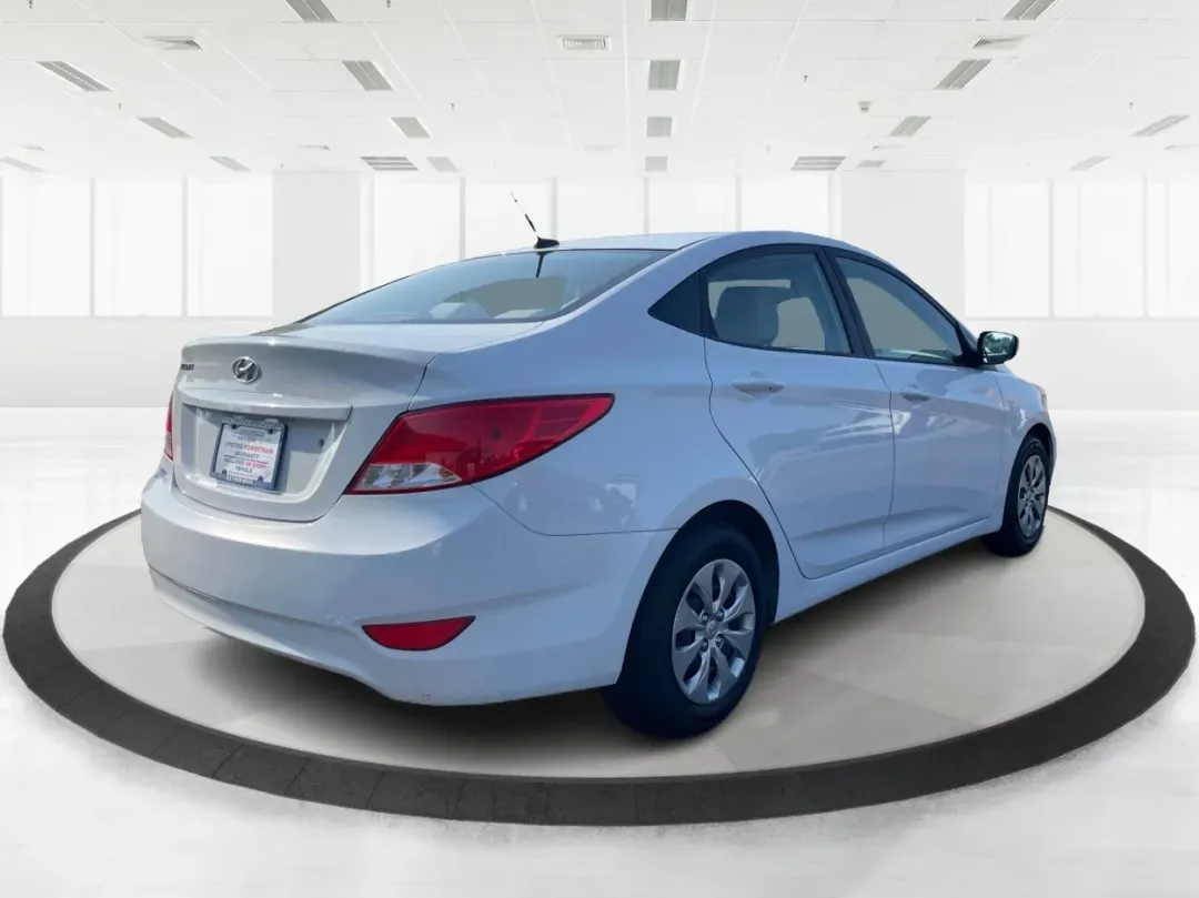 2017 Hyundai Accent SE 4-Door 6A (KMHCT4AE7HU) with an 1.6L L4 DOHC 16V engine, 6-Speed Automatic transmission, located at 1099 N County Rd 25A , Troy, OH, 45373, (937) 908-9800, 40.057079, -84.212883 - Are you searching for a reliable, budget-friendly vehicle that accommodates your busy lifestyle? Look no further than Advantage Car and Credit in Fairborn, OH! We specialize in providing top-notch used vehicles with flexible financing options tailored to fit your needs. Our 2017 Hyundai Accent SE is - Photo#2