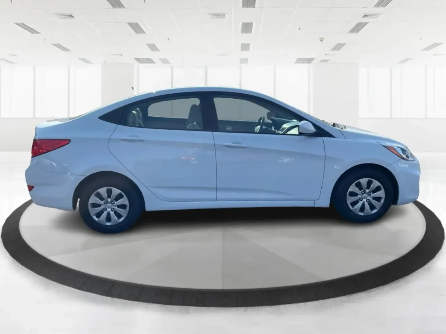 2017 Hyundai Accent SE 4-Door 6A (KMHCT4AE7HU) with an 1.6L L4 DOHC 16V engine, 6-Speed Automatic transmission, located at 8750 N County Rd 25A, Piqua, OH, 45356, (937) 908-9800, 40.164391, -84.232513 - Are you searching for a reliable, budget-friendly vehicle that accommodates your busy lifestyle? Look no further than Advantage Car and Credit in Fairborn, OH! We specialize in providing top-notch used vehicles with flexible financing options tailored to fit your needs. Our 2017 Hyundai Accent SE is - Photo#1