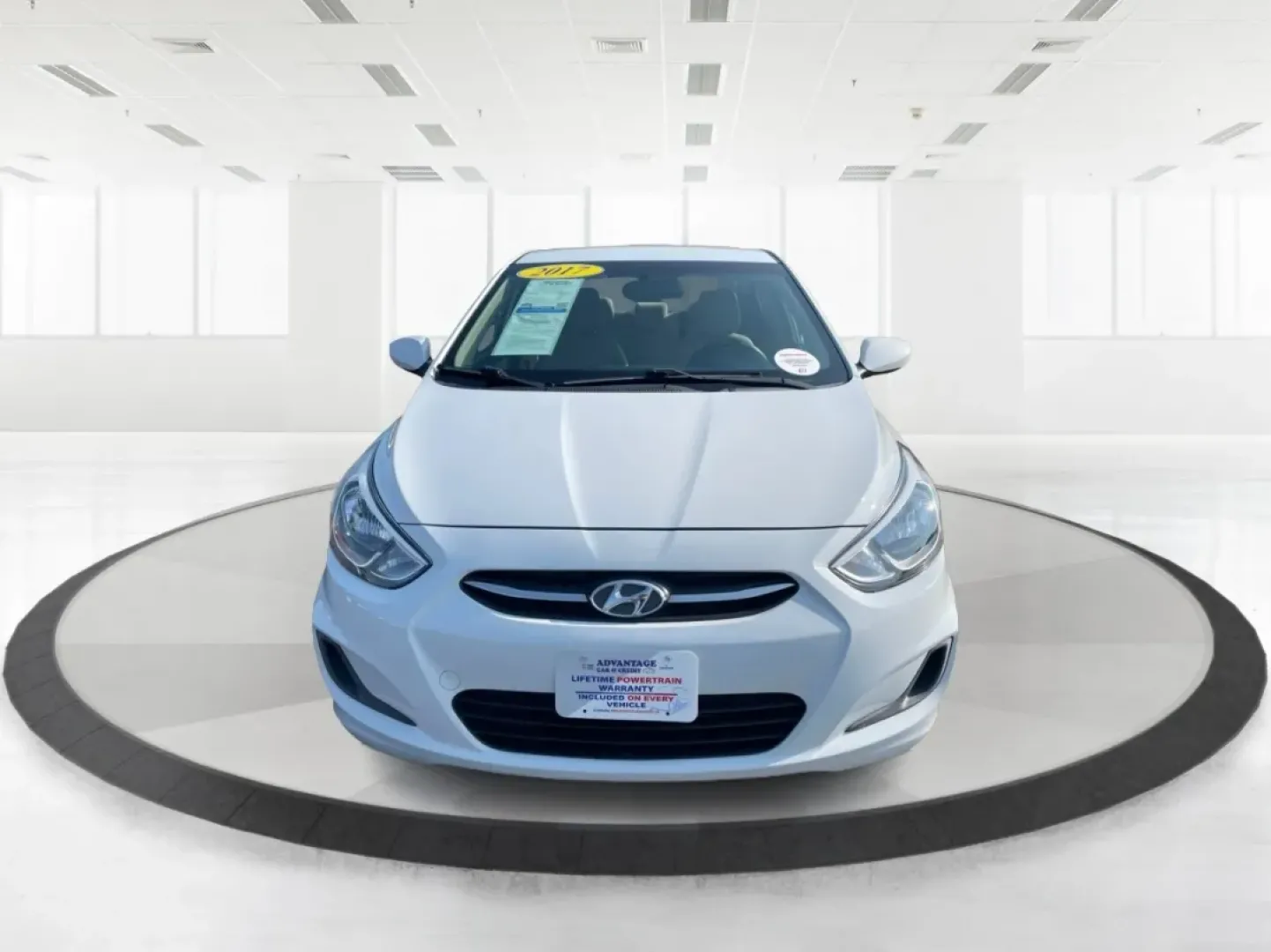 2017 Hyundai Accent SE 4-Door 6A (KMHCT4AE7HU) with an 1.6L L4 DOHC 16V engine, 6-Speed Automatic transmission, located at 8750 N County Rd 25A, Piqua, OH, 45356, (937) 908-9800, 40.164391, -84.232513 - Are you searching for a reliable, budget-friendly vehicle that accommodates your busy lifestyle? Look no further than Advantage Car and Credit in Fairborn, OH! We specialize in providing top-notch used vehicles with flexible financing options tailored to fit your needs. Our 2017 Hyundai Accent SE is - Photo#7