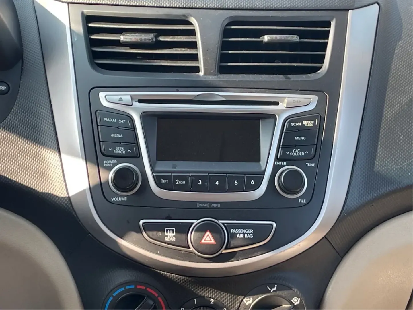 2017 Hyundai Accent SE 4-Door 6A (KMHCT4AE7HU) with an 1.6L L4 DOHC 16V engine, 6-Speed Automatic transmission, located at 8750 N County Rd 25A, Piqua, OH, 45356, (937) 908-9800, 40.164391, -84.232513 - Are you searching for a reliable, budget-friendly vehicle that accommodates your busy lifestyle? Look no further than Advantage Car and Credit in Fairborn, OH! We specialize in providing top-notch used vehicles with flexible financing options tailored to fit your needs. Our 2017 Hyundai Accent SE is - Photo#13