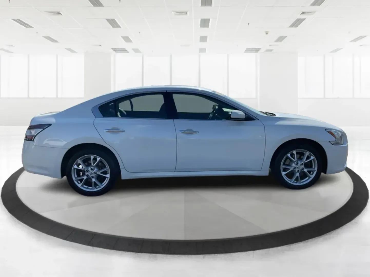 2014 Nissan Maxima 3.5 S (1N4AA5AP5EC) with an VQ 3.5L V-6 DOHC engine, located at 401 Woodman Dr, Riverside, OH, 45431, (937) 908-9800, 39.760899, -84.123421 - **Experience Comfort and Style with the 2014 Nissan Maxima-Your Ideal Sedan for Everyday Adventures!**<br /> <br /> Are you looking for a reliable sedan that combines luxury, performance, and practicality? The 2014 Nissan Maxima, available now at Advantage Car and Credit in Fairborn, OH, is the perf - Photo#1