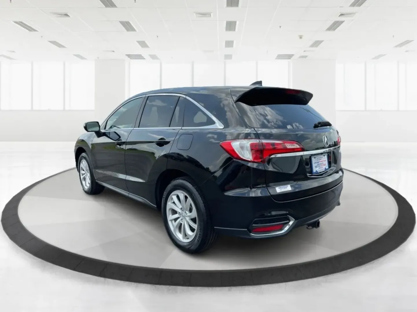 2018 Acura RDX AcuraWatch Plus Package (5J8TB4H34JL) with an 3.5L V-6 i-VTEC variable valve control engine, located at 401 Woodman Dr, Riverside, OH, 45431, (937) 908-9800, 39.760899, -84.123421 - **Elevate Your Commute and Family Adventures with the 2018 Acura RDX at Advantage Car and Credit!**<br /> <br /> Are you in search of a versatile vehicle that promises both comfort and style for your daily commutes or family escapades? Look no further than the stunning 2018 Acura RDX, available at A - Photo#4