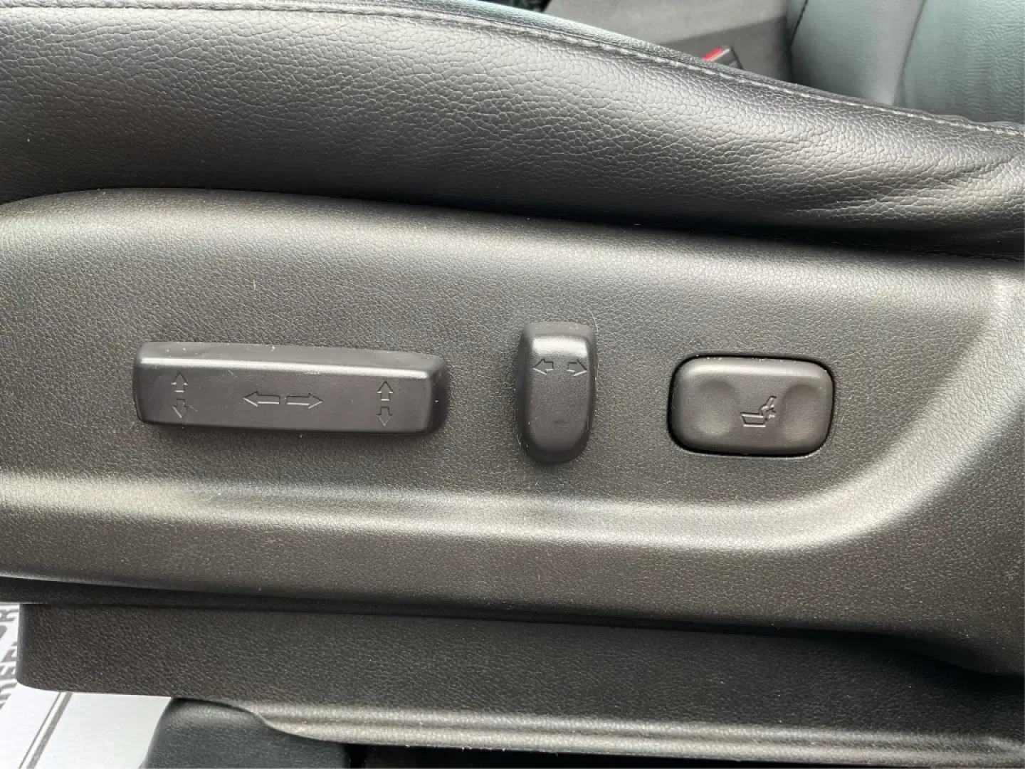 2018 Acura RDX AcuraWatch Plus Package (5J8TB4H34JL) with an 3.5L V-6 i-VTEC variable valve control engine, located at 401 Woodman Dr, Riverside, OH, 45431, (937) 908-9800, 39.760899, -84.123421 - **Elevate Your Commute and Family Adventures with the 2018 Acura RDX at Advantage Car and Credit!**<br /> <br /> Are you in search of a versatile vehicle that promises both comfort and style for your daily commutes or family escapades? Look no further than the stunning 2018 Acura RDX, available at A - Photo#17