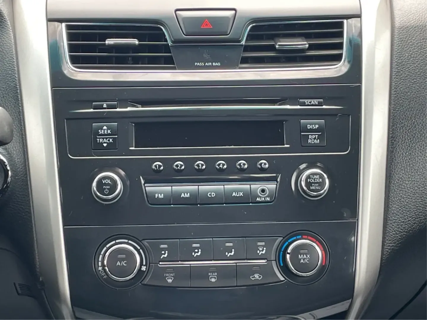 2013 Nissan Altima 2.5 S (1N4AL3APXDC) with an 2.5L I-4 DOHC engine, CVT transmission, located at 8750 N County Rd 25A, Piqua, OH, 45356, (937) 908-9800, 40.164391, -84.232513 - **Experience the Ultimate Blend of Comfort and Reliability with the 2013 Nissan Altima 2.5 S Perfect for Your Lifestyle!**<br /> <br /> Are you in search of a vehicle that effortlessly balances daily commuting and weekend getaways? Look no further than this stunning 2013 Nissan Altima 2.5 S, now av - Photo#13