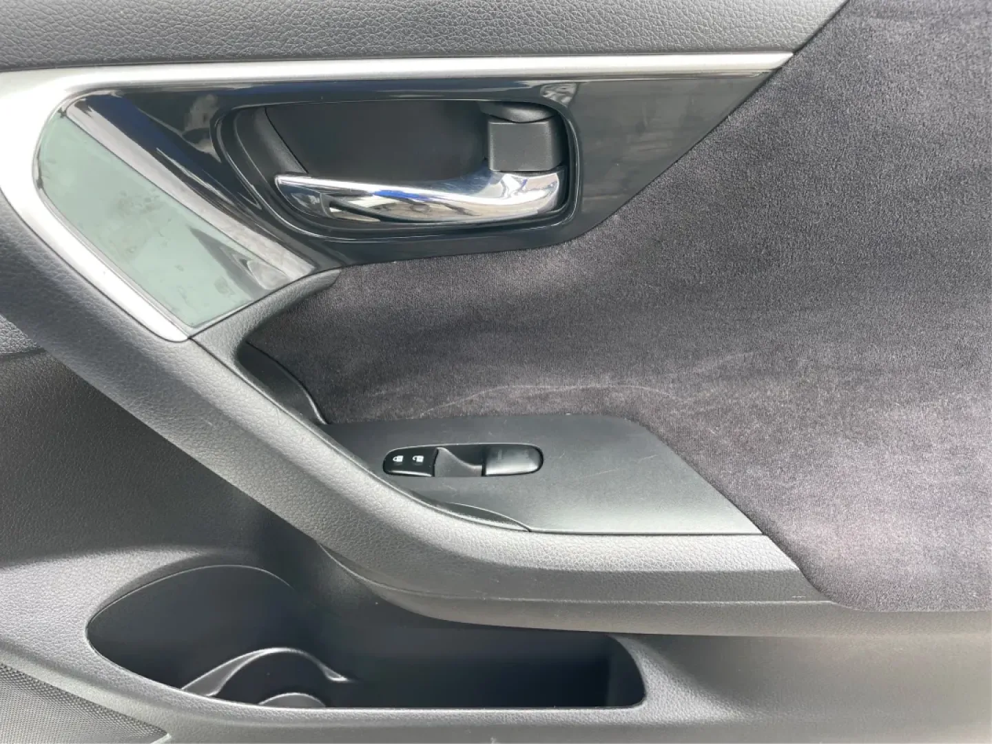 2013 Nissan Altima 2.5 S (1N4AL3APXDC) with an 2.5L I-4 DOHC engine, CVT transmission, located at 8750 N County Rd 25A, Piqua, OH, 45356, (937) 908-9800, 40.164391, -84.232513 - **Experience the Ultimate Blend of Comfort and Reliability with the 2013 Nissan Altima 2.5 S Perfect for Your Lifestyle!**<br /> <br /> Are you in search of a vehicle that effortlessly balances daily commuting and weekend getaways? Look no further than this stunning 2013 Nissan Altima 2.5 S, now av - Photo#20