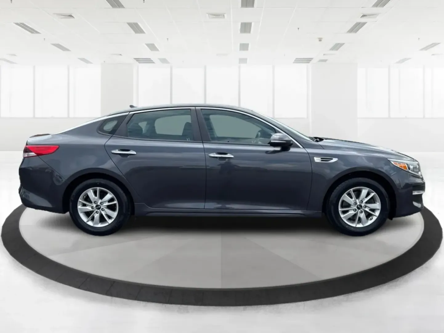 2018 Kia Optima LX (KNAGT4L33J5) with an Theta II 2.4L I-4 gasoline direct injection engine, located at 1099 N County Rd 25A , Troy, OH, 45373, (937) 908-9800, 40.057079, -84.212883 - **Experience the Perfect Blend of Style and Comfort with the 2018 Kia Optima LX at Advantage Car and Credit!**<br /> <br /> Are you searching for a reliable sedan that fits seamlessly into your busy lifestyle? Look no further! The 2018 Kia Optima LX is not just a means of transportation; it's your p - Photo#1