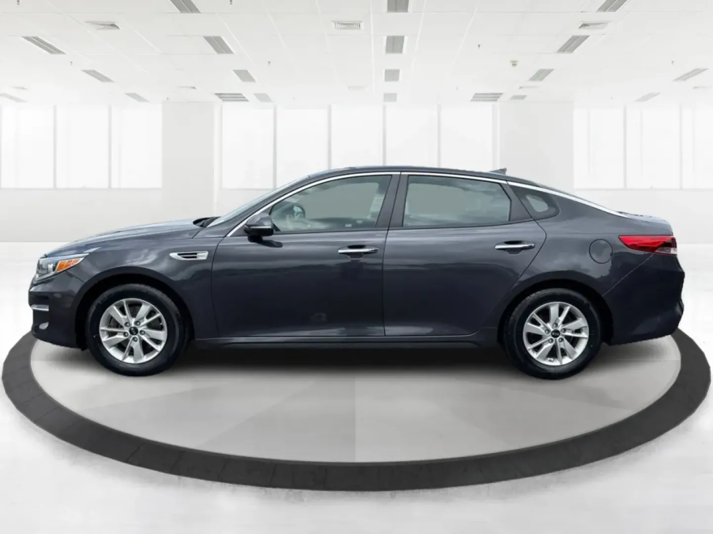 2018 Kia Optima LX (KNAGT4L33J5) with an Theta II 2.4L I-4 gasoline direct injection engine, located at 1099 N County Rd 25A , Troy, OH, 45373, (937) 908-9800, 40.057079, -84.212883 - **Experience the Perfect Blend of Style and Comfort with the 2018 Kia Optima LX at Advantage Car and Credit!**<br /> <br /> Are you searching for a reliable sedan that fits seamlessly into your busy lifestyle? Look no further! The 2018 Kia Optima LX is not just a means of transportation; it's your p - Photo#5