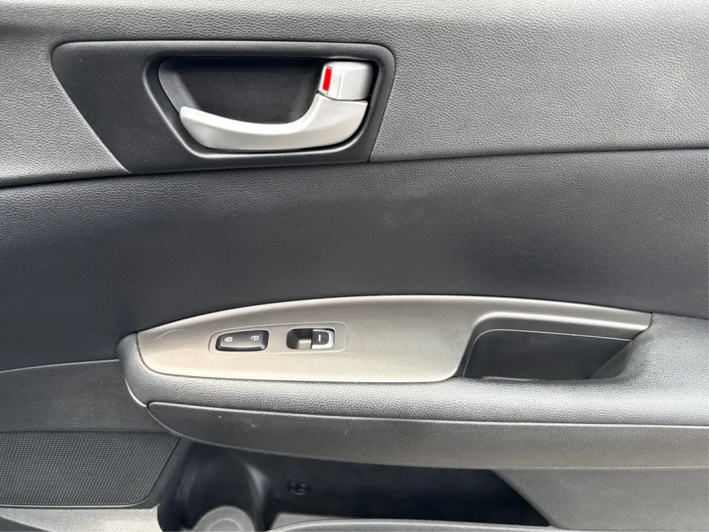 2018 Kia Optima LX (KNAGT4L33J5) with an Theta II 2.4L I-4 gasoline direct injection engine, located at 1099 N County Rd 25A , Troy, OH, 45373, (937) 908-9800, 40.057079, -84.212883 - **Experience the Perfect Blend of Style and Comfort with the 2018 Kia Optima LX at Advantage Car and Credit!**<br /> <br /> Are you searching for a reliable sedan that fits seamlessly into your busy lifestyle? Look no further! The 2018 Kia Optima LX is not just a means of transportation; it's your p - Photo#20
