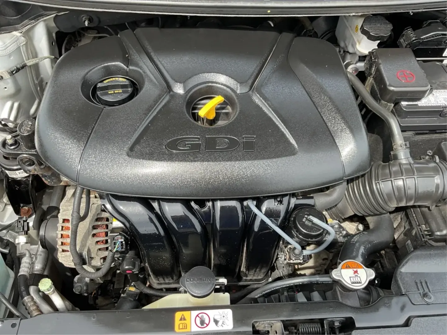 2014 Kia Forte EX (KNAFX5A88E5) with an 2L I-4 gasoline direct injection engine, located at 4508 South Dixie Dr, Moraine, OH, 45439, (937) 908-9800, 39.689976, -84.218452 - **Discover Your Next Adventure with the 2014 Kia Forte EX at Advantage Car and Credit!**<br /> <br /> Are you ready to elevate your daily commute or embark on weekend adventures? The 2014 Kia Forte EX is the perfect companion, whether you're navigating the bustling streets of Fairborn, OH, or hittin - Photo#11