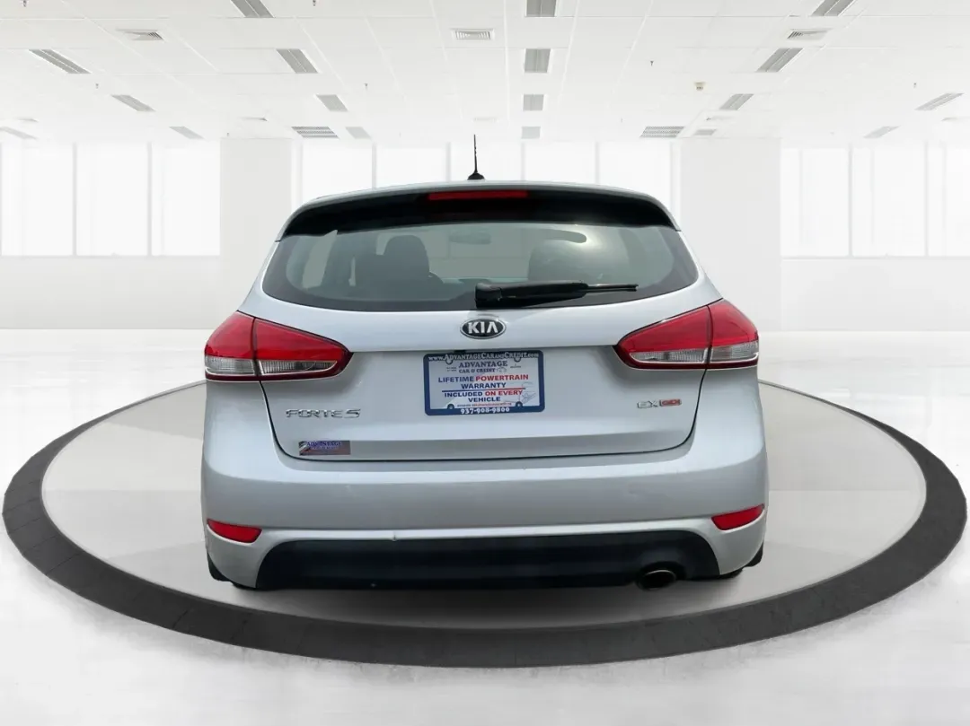 2014 Kia Forte EX (KNAFX5A88E5) with an 2L I-4 gasoline direct injection engine, 6-Speed Automatic transmission, located at 401 Woodman Dr, Riverside, OH, 45431, (937) 908-9800, 39.760899, -84.123421 - **Discover Your Next Adventure with the 2014 Kia Forte EX at Advantage Car and Credit!**<br /> <br /> Are you ready to elevate your daily commute or embark on weekend adventures? The 2014 Kia Forte EX is the perfect companion, whether you're navigating the bustling streets of Fairborn, OH, or hittin - Photo#3