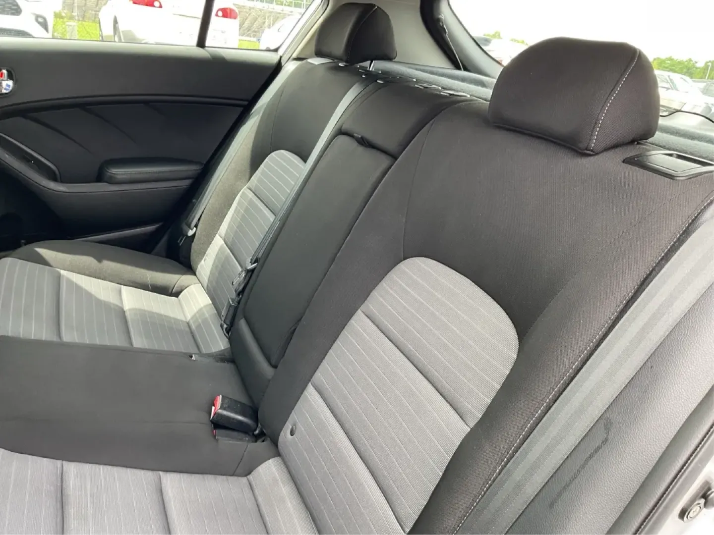 2014 Kia Forte EX (KNAFX5A88E5) with an 2L I-4 gasoline direct injection engine, located at 401 Woodman Dr, Riverside, OH, 45431, (937) 908-9800, 39.760899, -84.123421 - **Discover Your Next Adventure with the 2014 Kia Forte EX at Advantage Car and Credit!**<br /> <br /> Are you ready to elevate your daily commute or embark on weekend adventures? The 2014 Kia Forte EX is the perfect companion, whether you're navigating the bustling streets of Fairborn, OH, or hittin - Photo#10