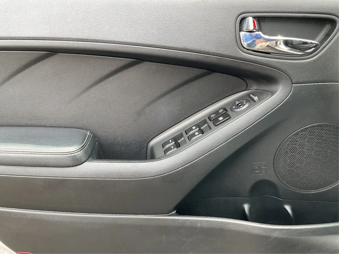 2014 Kia Forte EX (KNAFX5A88E5) with an 2L I-4 gasoline direct injection engine, 6-Speed Automatic transmission, located at 401 Woodman Dr, Riverside, OH, 45431, (937) 908-9800, 39.760899, -84.123421 - **Discover Your Next Adventure with the 2014 Kia Forte EX at Advantage Car and Credit!**<br /> <br /> Are you ready to elevate your daily commute or embark on weekend adventures? The 2014 Kia Forte EX is the perfect companion, whether you're navigating the bustling streets of Fairborn, OH, or hittin - Photo#17